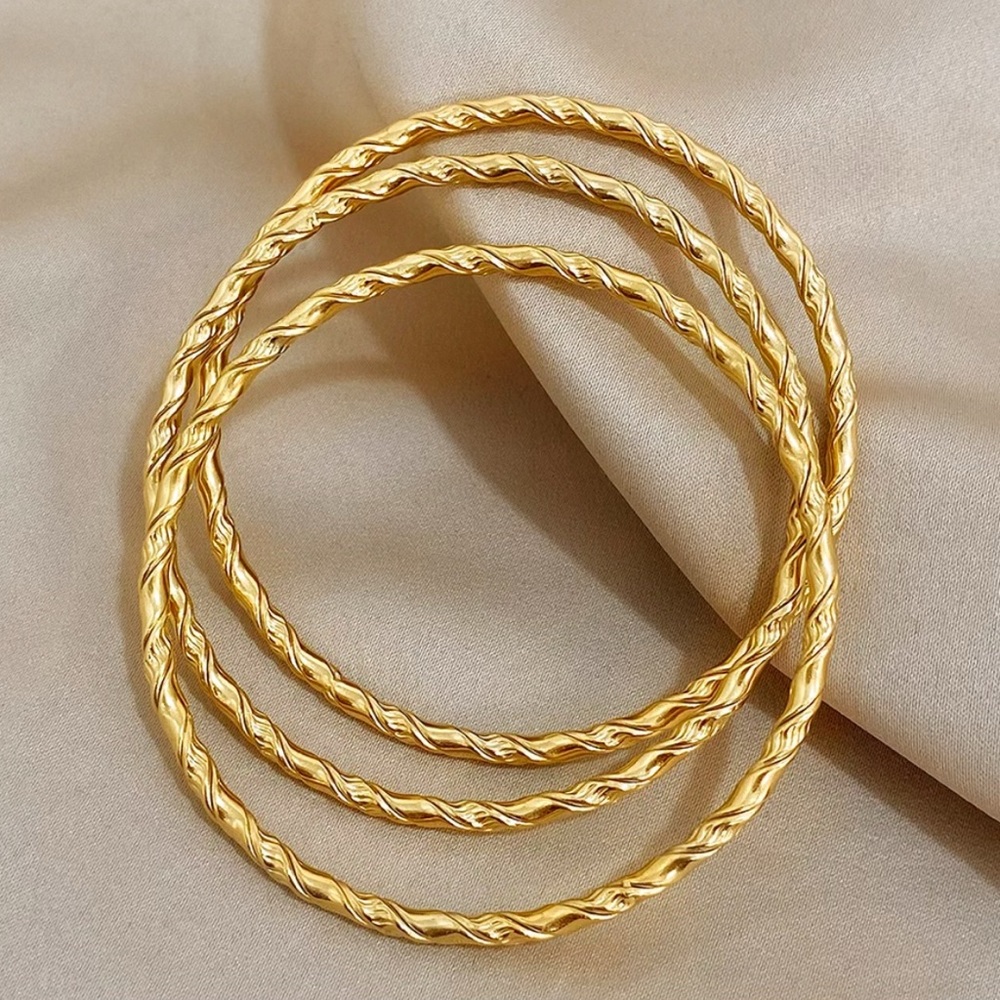 18k Gold Filled Set Of 3 Bangles, 3pc set - Picture 4 of 9